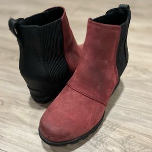 SOREL Joan of Arctic Wedge II Chelsea Rich Wine Bootie Size 6.5